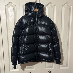 Women’s Aritzia TNA Super Puff Puffer Jacket Black Sz. M